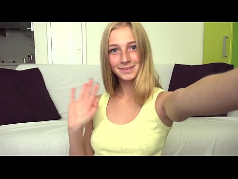 ❤️ Pan dwi wedi diflasu dwi'n mastyrbio fy pussy pinc yn ddiog ❤️ porno Rwsiaidd wrthon ni ❌️